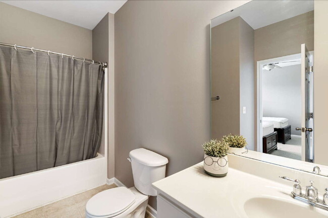 Building Photo - Charming 3-Bed/3.5 Bath Townhouse with 211...