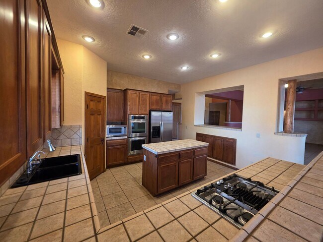 Building Photo - 8152 Eagledancer Ave