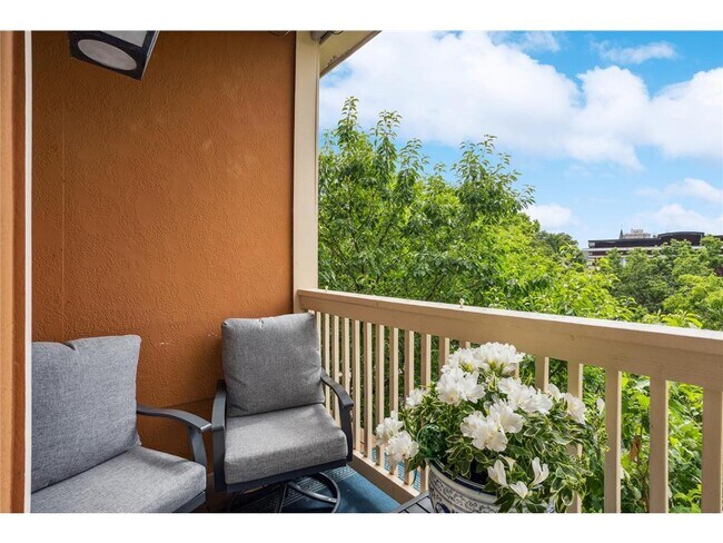 Building Photo - 1829 Park Ave