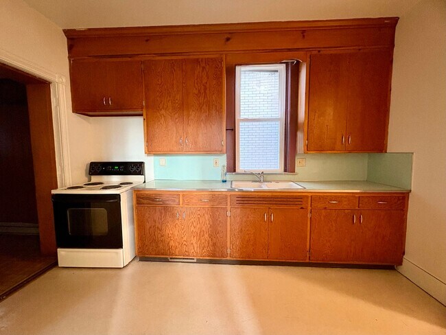 Building Photo - 1 Brown St