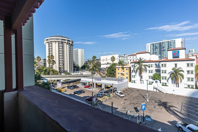 Building Photo - 1501 Front St