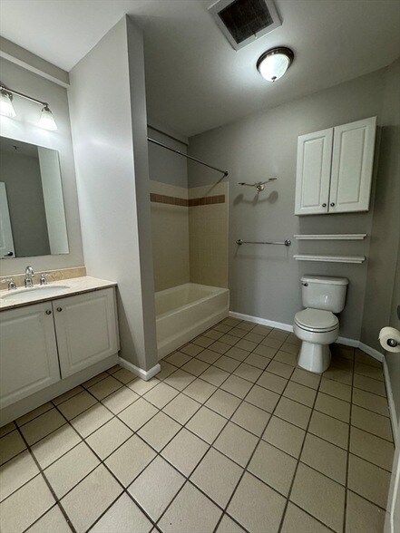 Building Photo - 1 Cityview Ln