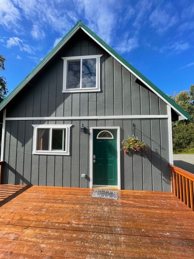 Building Photo - Cozy updated 2 bedroom 1 bathroom chalet i...