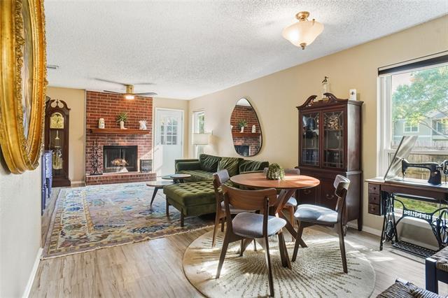 Building Photo - 702 Michol St