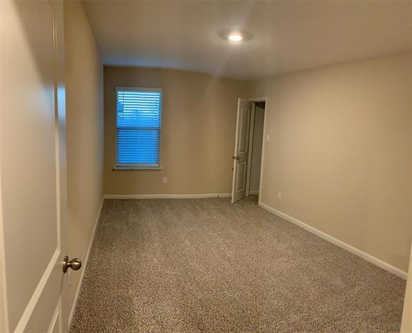 Building Photo - 318 Sweet Pea Ln