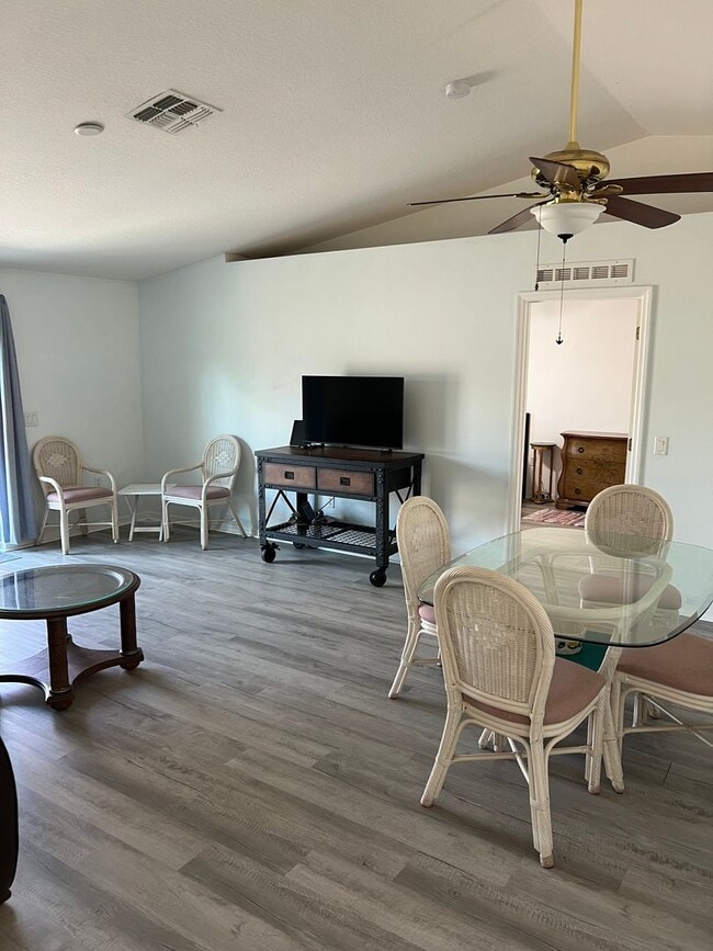 Building Photo - North Port