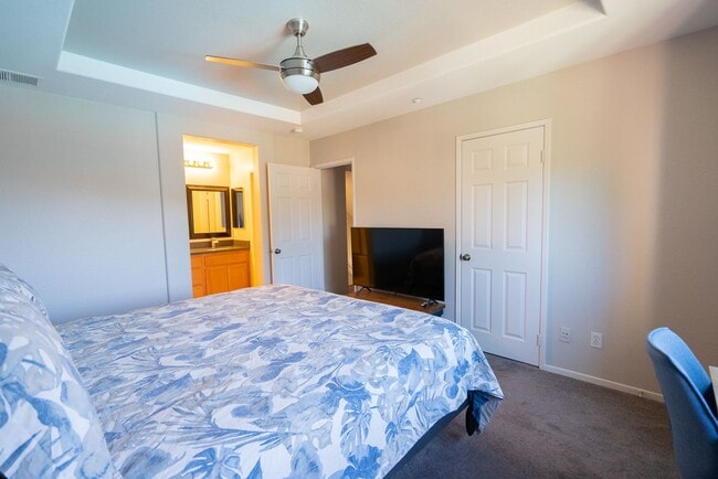 Building Photo - Beautiful Home in San Elijo, Morgans Corner!