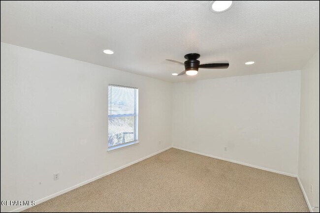 Building Photo - 1603 Villa Del Sol St