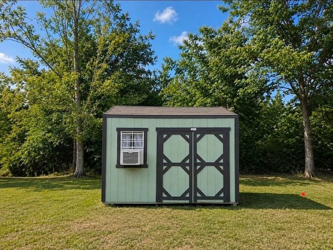 Building Photo - 112 Lee Ln