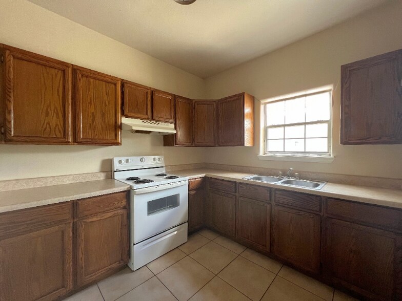 Building Photo - 5310 Marcella Ave