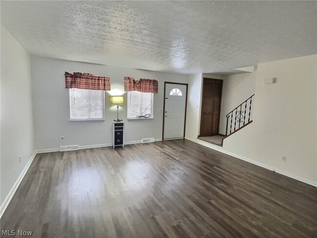 Building Photo - 2566 Graham Rd