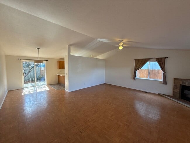 Building Photo - 1843 Olympic Dr E