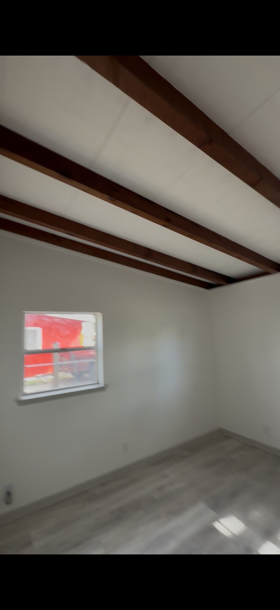 Building Photo - 142 Bridle Path