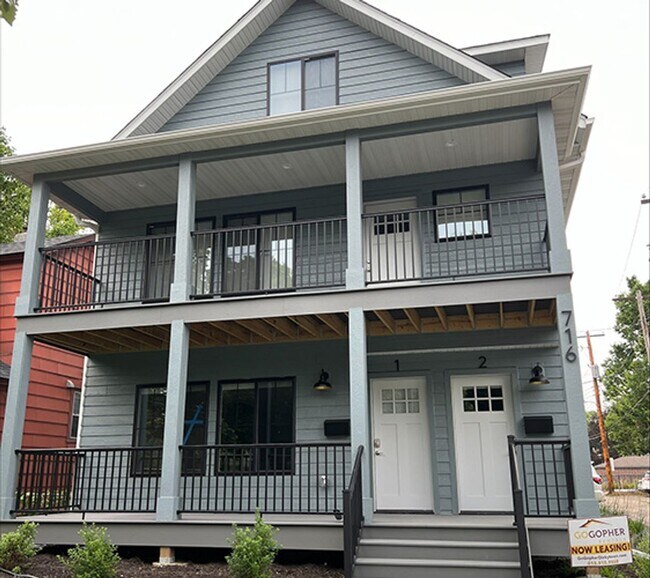Building Photo - 716 11th Ave SE