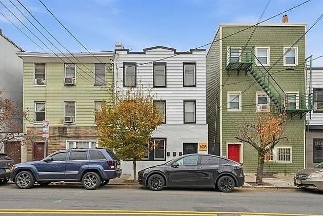 Building Photo - 608 Palisade Ave