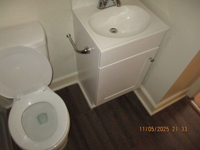 Building Photo - 151 Force Dr