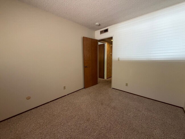 Building Photo - 7739 Southcliff Dr