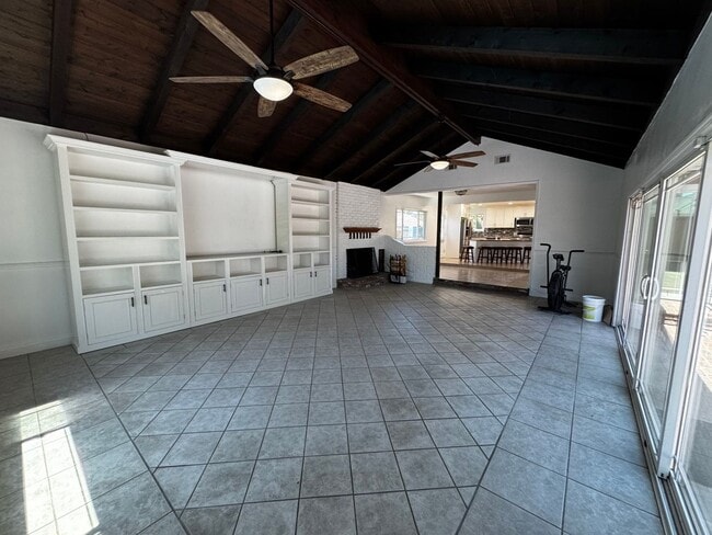 Building Photo - Three Bedroom Pool Home for Rent in Downey!