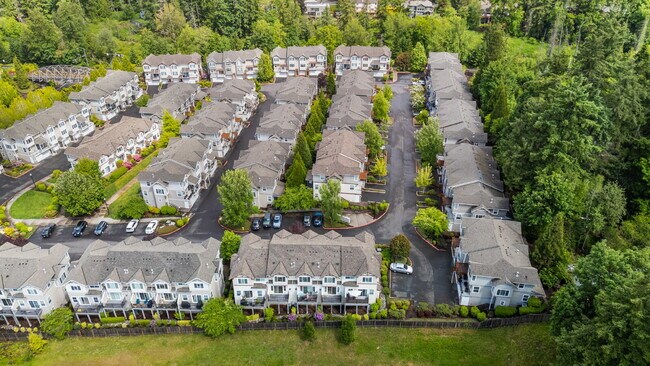Building Photo - Spacious 3-Level Townhome for Rent in Prime Location