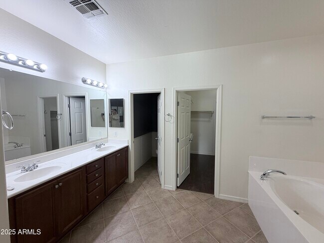 Building Photo - 16549 W Rowel Rd