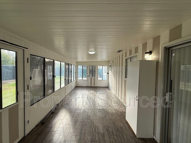 Building Photo - 426 J St