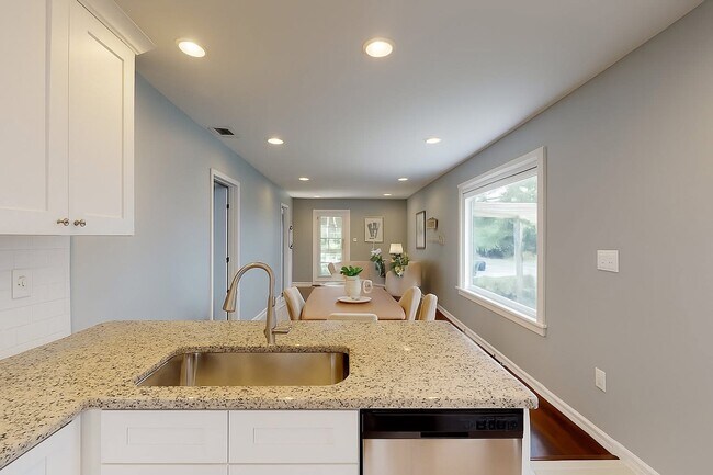 Building Photo - 3573 Galloway Ave