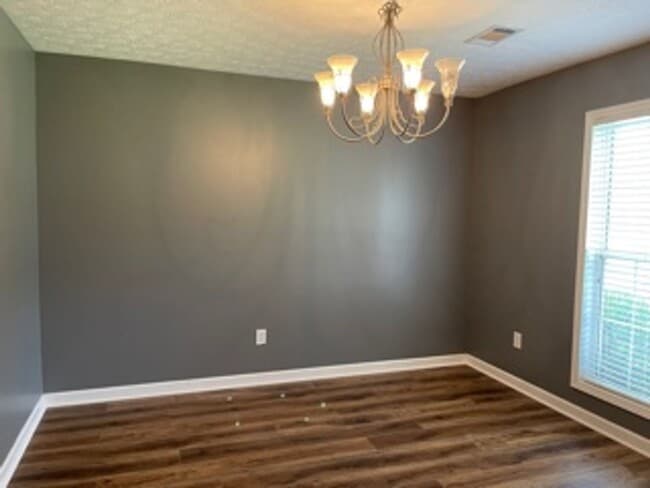 Building Photo - 2705 Cunningham Ct