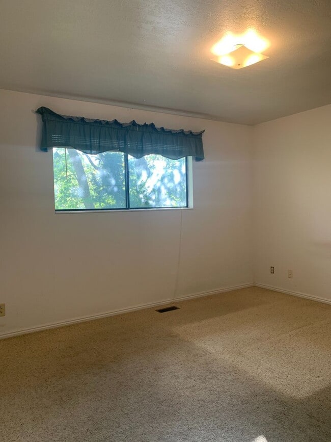 Building Photo - 4748 Burch Creek Dr