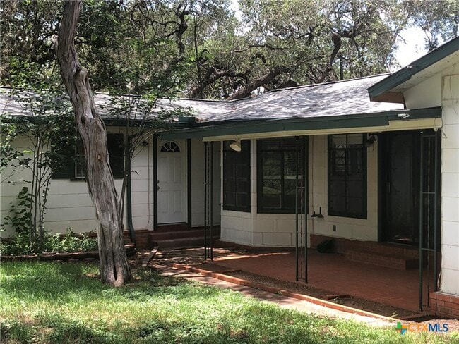 Building Photo - 1175 Canyon Dr