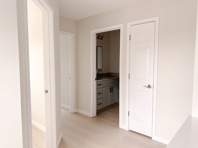 Building Photo - 229 Cothran Rd