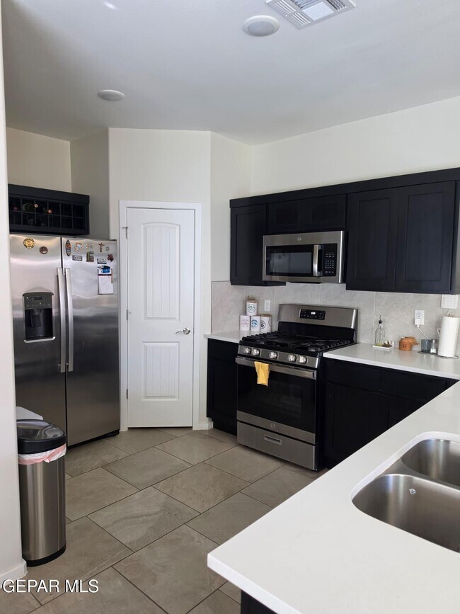 Building Photo - 12603 Amesbury Dr