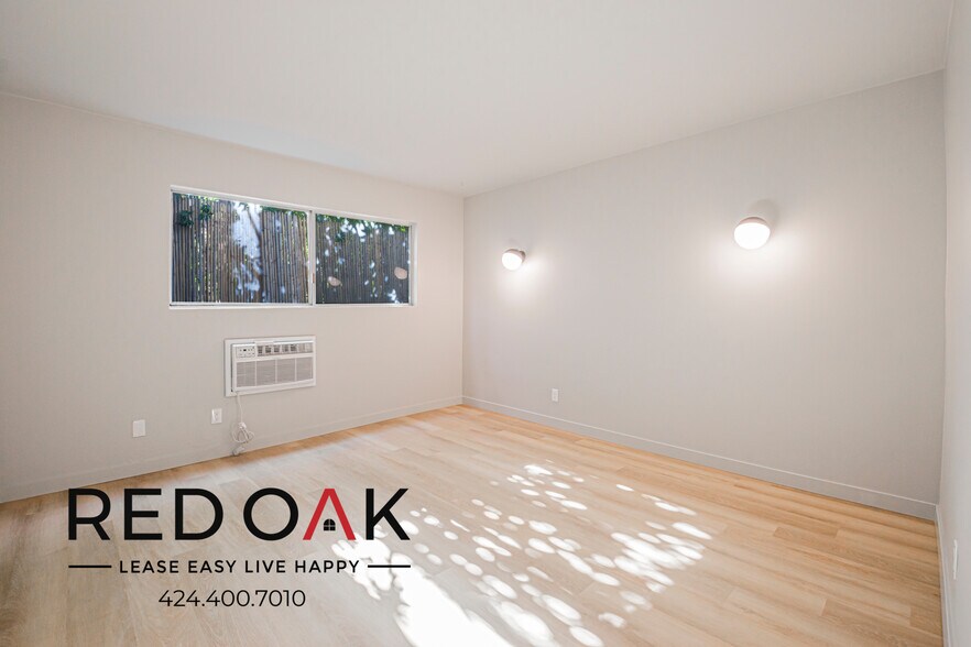 Building Photo - 426 S Venice Blvd