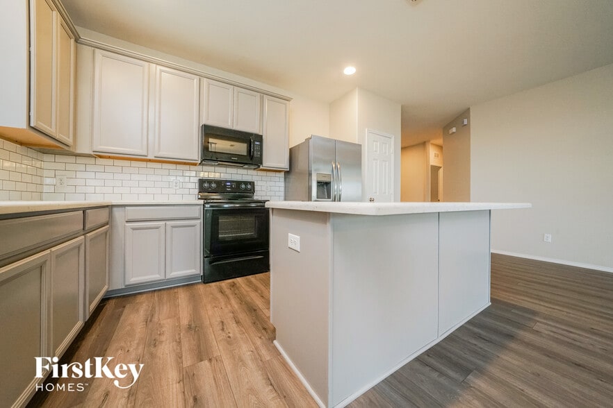 Building Photo - 713 Jonius Creek Dr