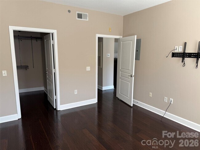 Building Photo - 1315 East Blvd