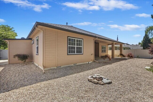 Building Photo - Fantastic 3-bed, 2.5 bath single level home near Downtown Star