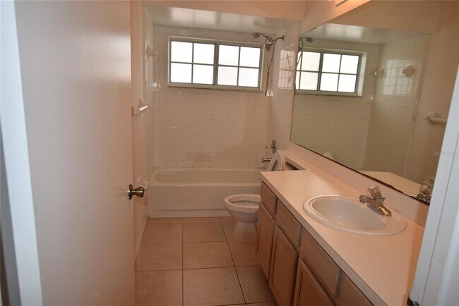 Building Photo - 3240 Brewster Dr