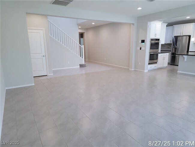 Building Photo - 905 Claystone Ridge Ave
