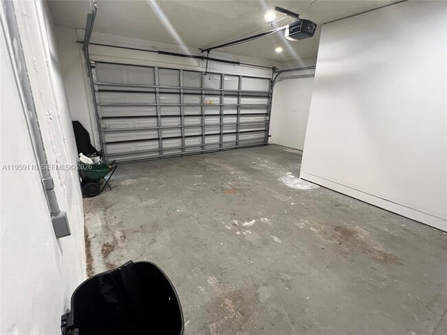 Building Photo - 15501 Dover Ct