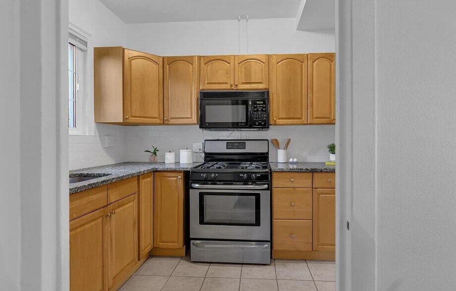 Kitchen - 3484 Martha Custis Dr