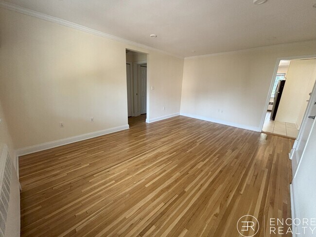 Building Photo - 86 St Paul St