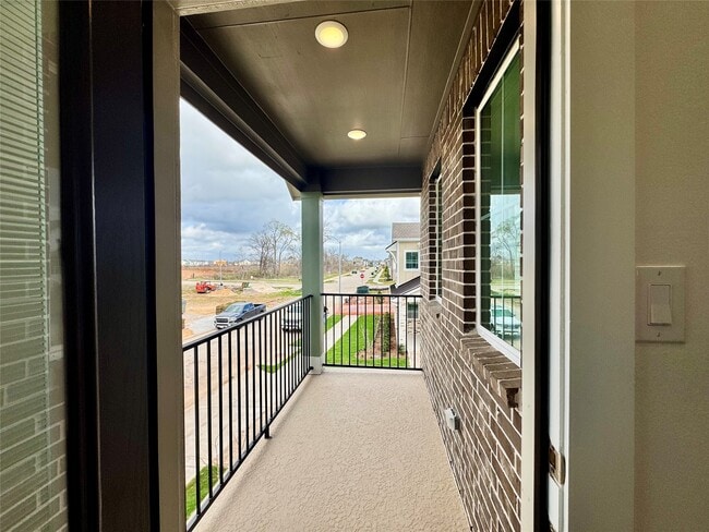 Building Photo - 1210 Shaded Rock Dr