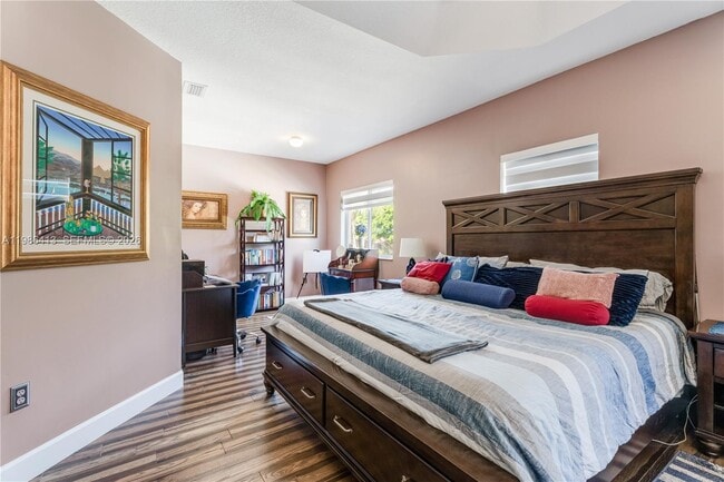 Building Photo - 2126 NE 38th Rd