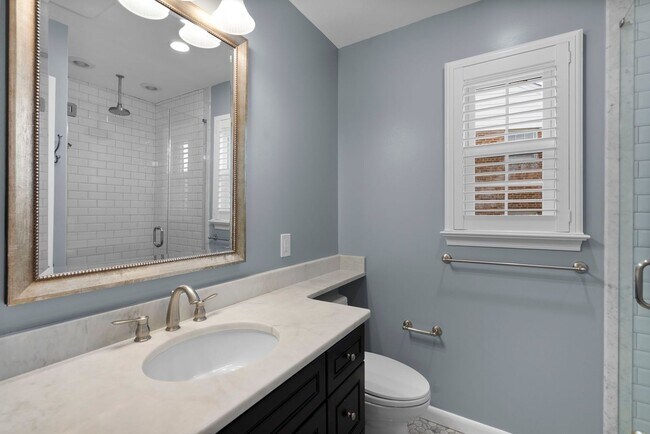 Building Photo - 3 Bed 2.5 Bath - Bethesda Split Level Single Family - Move In Ready