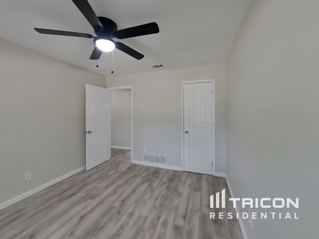 Building Photo - 1029 Twin Falls Dr