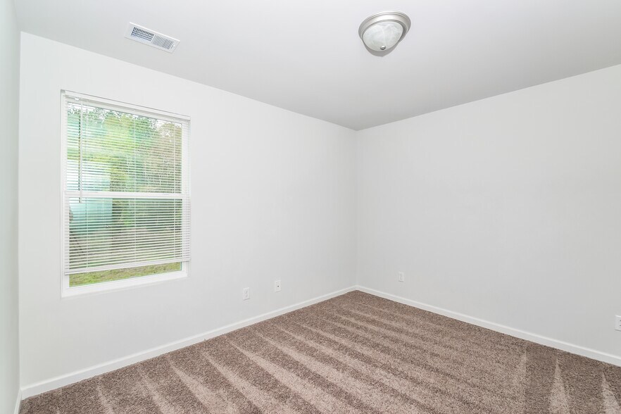 Building Photo - 88 Enclave Wy