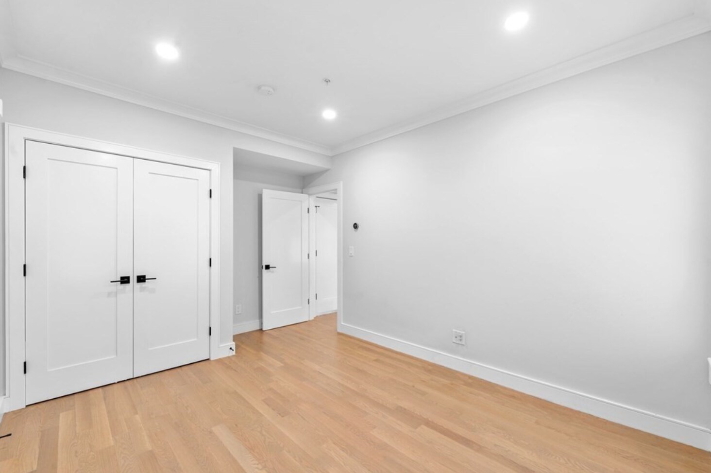 Building Photo - 535 Newbury St