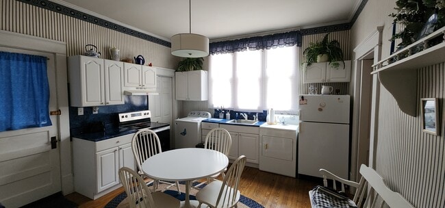 Building Photo - Anderson House