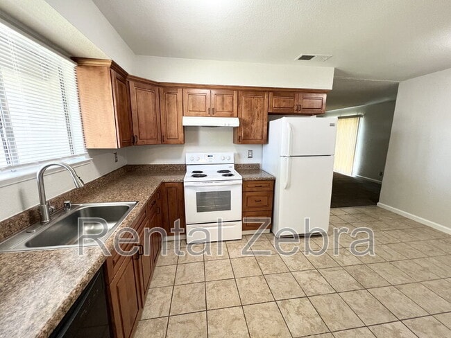 Building Photo - 3257 Phoenix Way