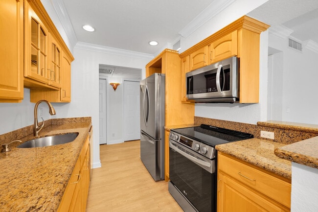Building Photo - 1515 E Broward Blvd