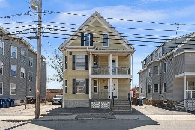 Building Photo - 39 Mason St